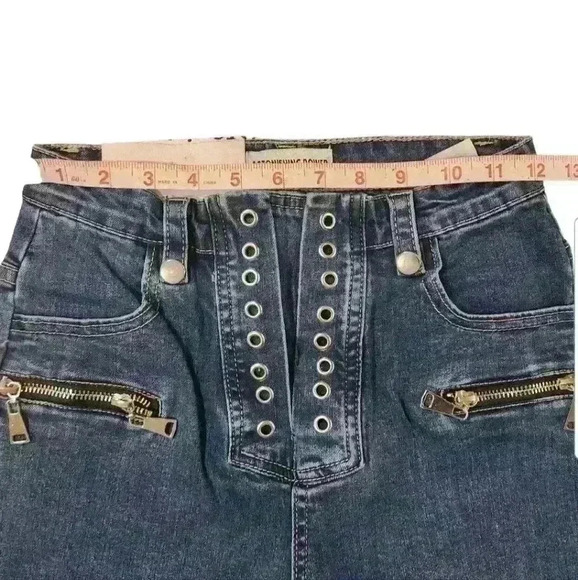 Astonishing Power Denim Lace-Up Medium Wash Bell Flare Zip-Detail Jeans - Picture 3 of 10